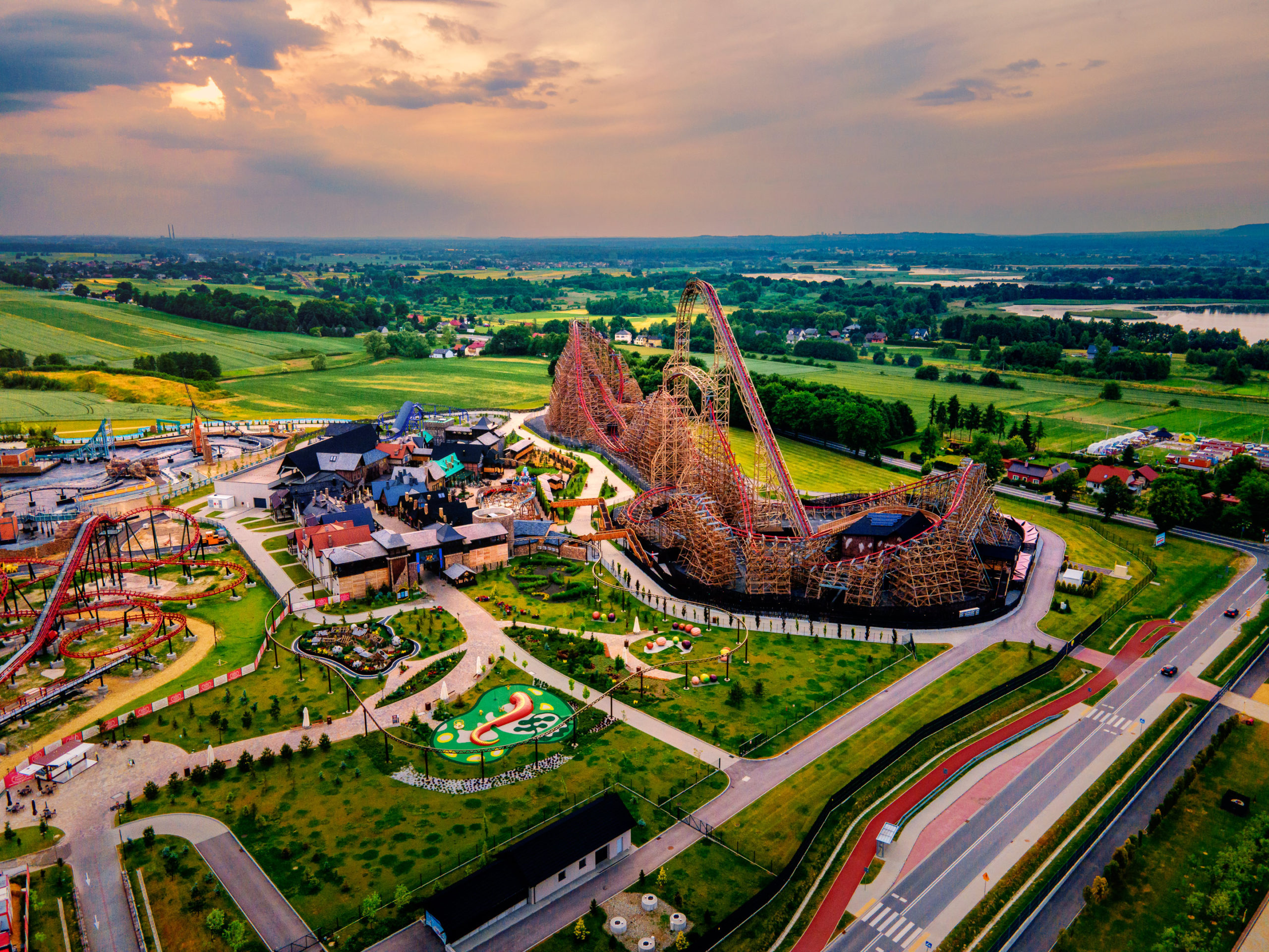 energylandia-zator-park-rozrywki-roller-coaster-parking-bilety-dla-dzieci-atrakcje-śląskie-zadra